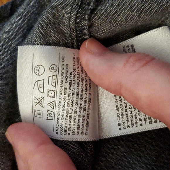 Old Navy dark gray chambray button-down shirt, size small - Picture 4 of 5